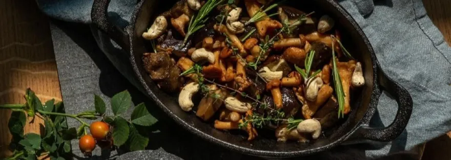 Lesné huby na víne s kešu orieškami