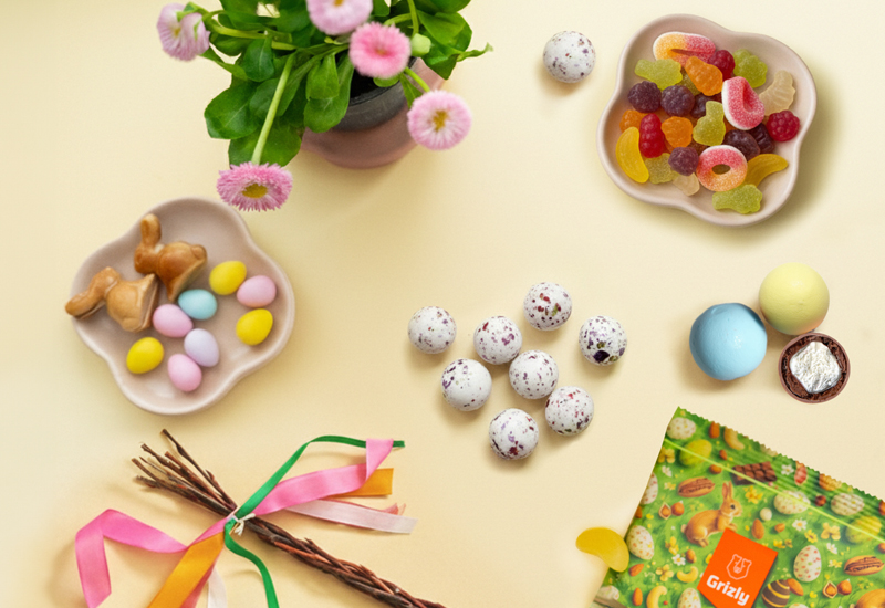 Fľaša kečupu a paradajky