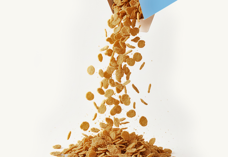 Fľaša kečupu a paradajky