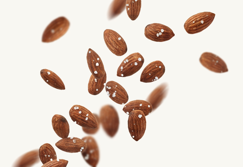 Fľaša kečupu a paradajky