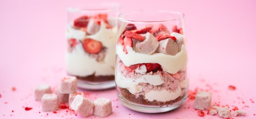 Jahodový dezert v poháriku – Silvester pohostenie s Grizly