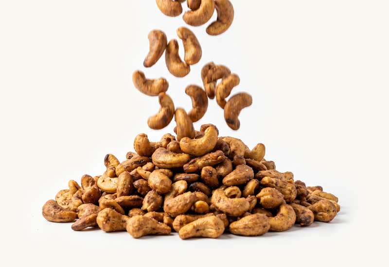 Fľaša kečupu a paradajky