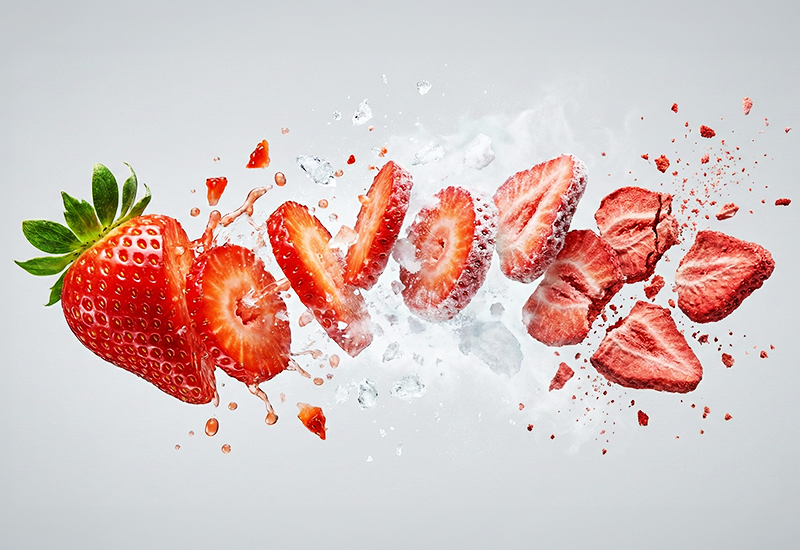 Fľaša kečupu a paradajky