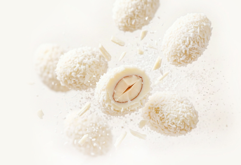 Fľaša kečupu a paradajky