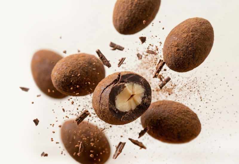 Fľaša kečupu a paradajky