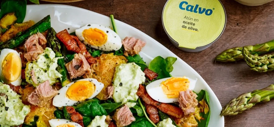 Recept na šalát, čo zasýti: Z pečených zemiakov a tuniaka s avokádovým dresingom