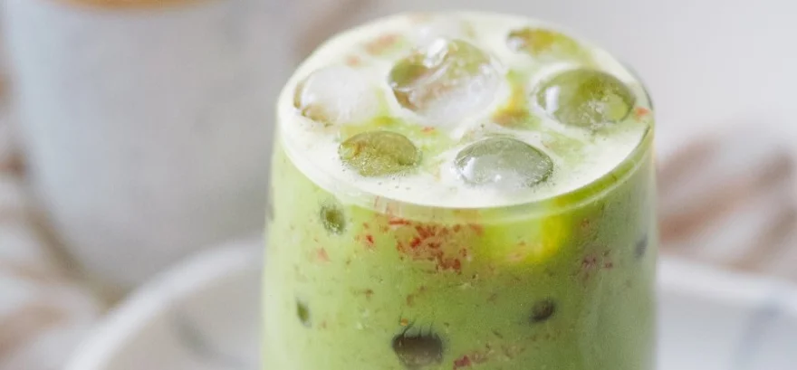 Matcha latte drink: Čo to je, ako chutí a ako si ho jednoducho pripraviť doma?