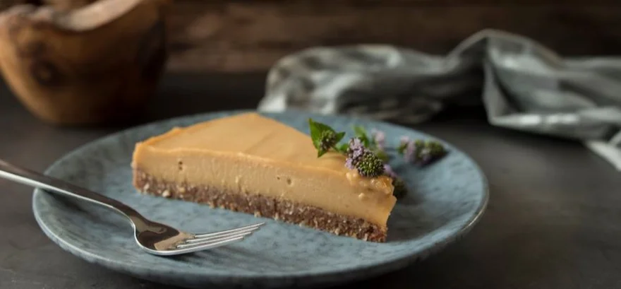 Nepečená torta s arašidovým maslom