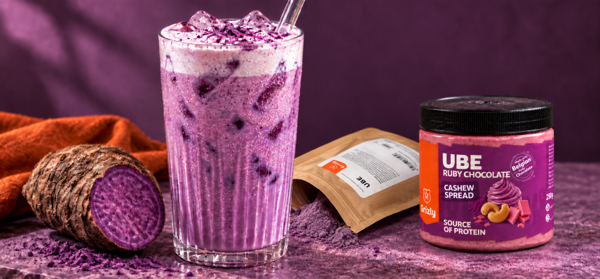 Ube: Čo to je a prečo fialové latte fičí aj u nás