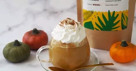 Jeseň v hrnčeku: Pumpkin Spice Latte