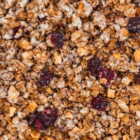 Granola biela čokoláda, škorica, jablko