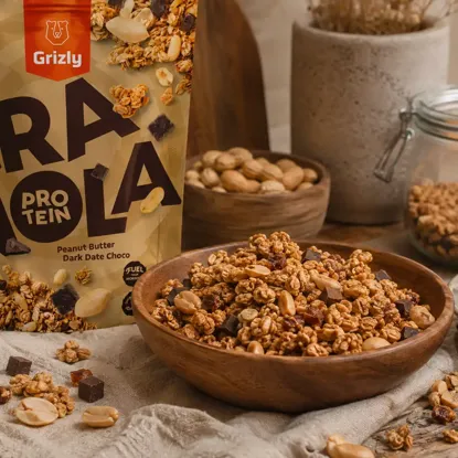 Granola s proteínom arašidové maslo a datľové čoko pecičky