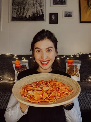 Jablká sušené plátky s čučoriedkovým prachom