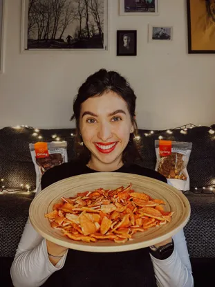 Jablká sušené plátky s jahodovým prachom