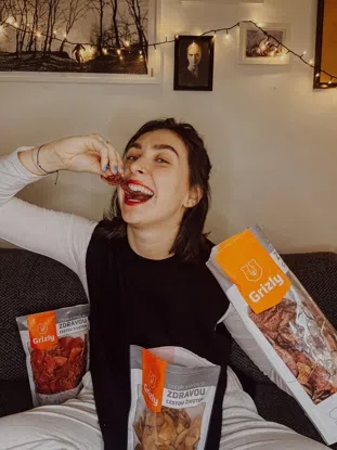 Jablká sušené plátky s jahodovým prachom