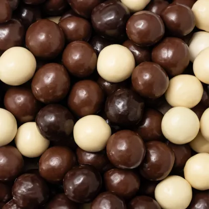 Lieskové orechy trojfarebné