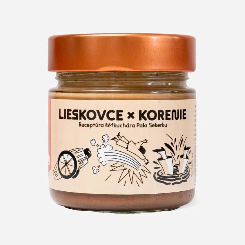 Lieskové oriešky a korenie by Palo Sekerka