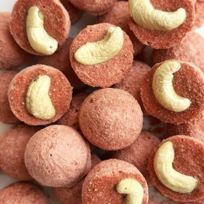 LYO jahodové košíčky s kešu