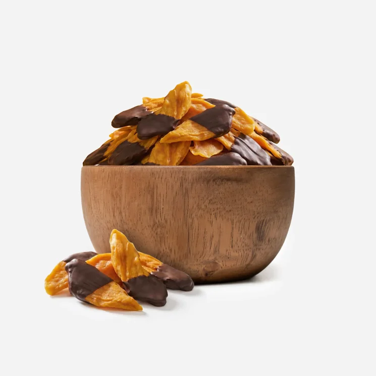 Mango plátky polomáčané v horkej čokoláde