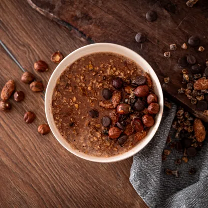 Ovsená kaša horká čokoláda a lieskové orechy