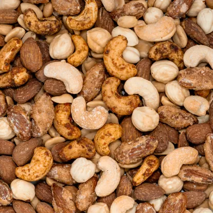 Párty mix slaných orechov a arašidov