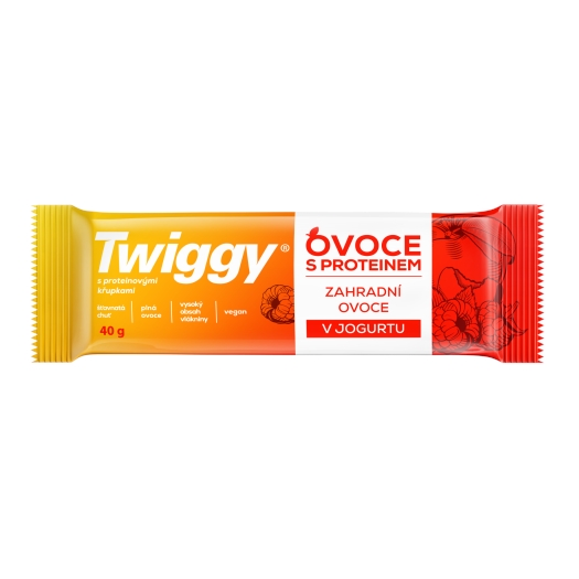 Proteínová tyčinka so záhradnými plodmi v jogurtovej poleve