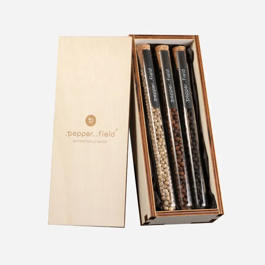 Sada malých skúmaviek s Kampotským korením v darčekovej krabičke