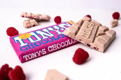 Tony 's  Chocolonely Biela čokoláda, maliny a praskajúci cukor
