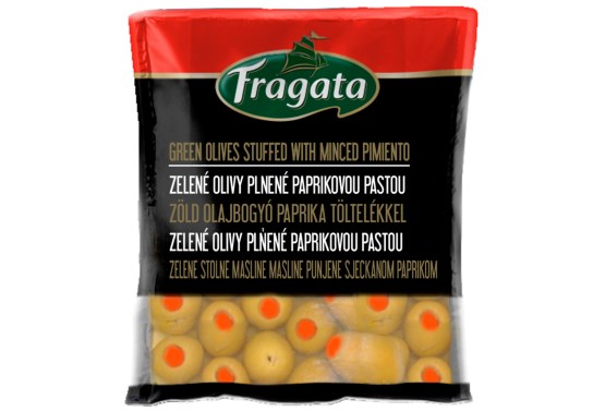 Zelené olivy plnené paprikovou pastou