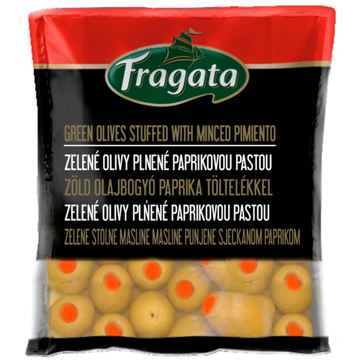 Zelené olivy plnené paprikovou pastou