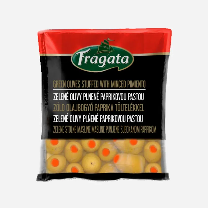 Zelené olivy plnené paprikovou pastou